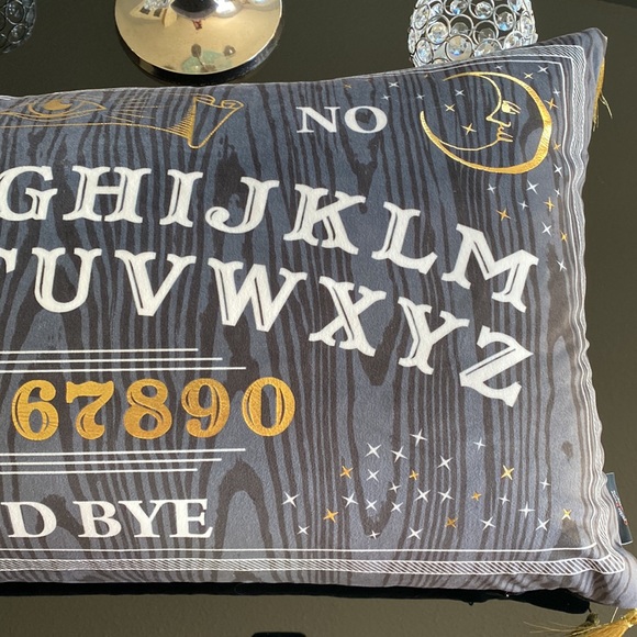 Ouija cushion like new - Picture 11 of 12
